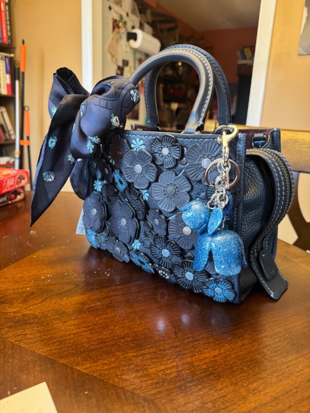 Coach Rogue 25 Tea Rose HTF Color - Midnight Navy - Incl. Scarf and Flower Charm - Picture 2 of 15